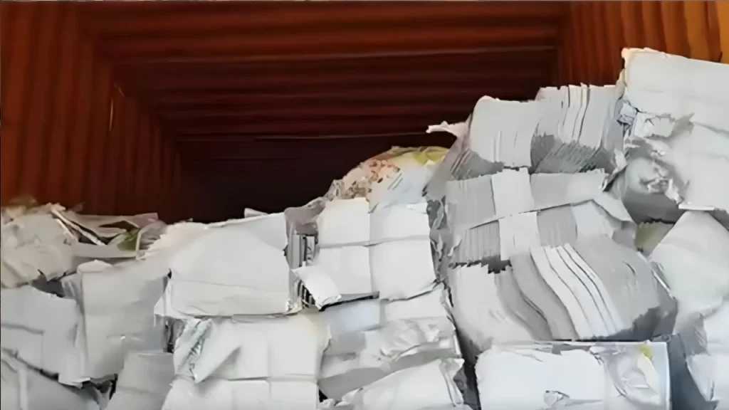 भ्रष्टाचार – बच्चों की किताबें चार रुपये किलो में कबाड़ी को बेची गईं, चार गिरफ्तार