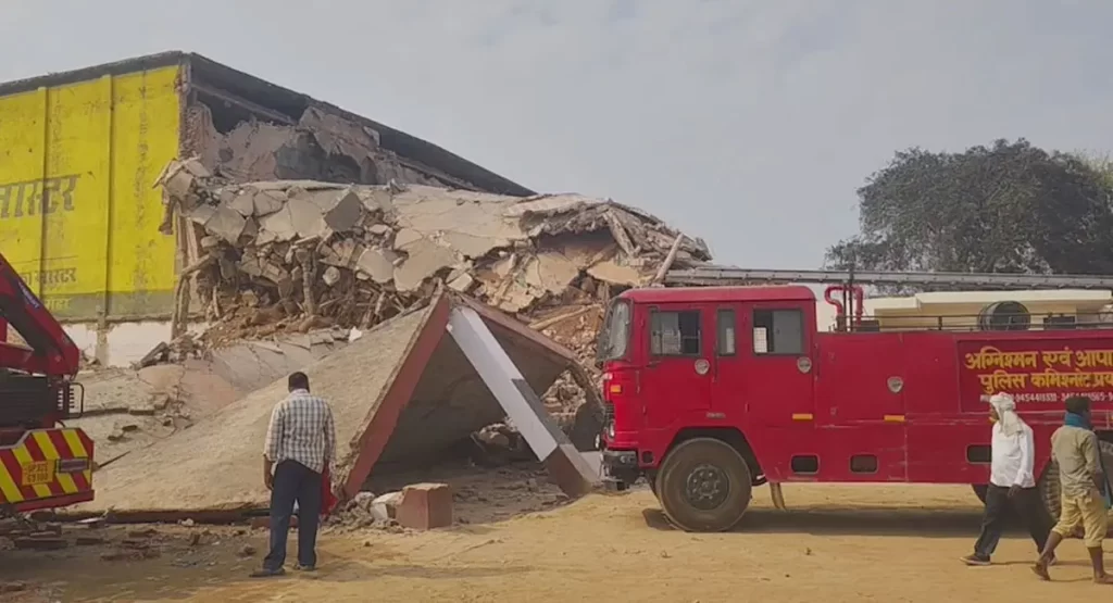 प्रयागराज हादसा: कोल्ड स्टोरेज की छत गिरने से 4 मजदूरों की मौत, 12 घायल; लाइसेंस प्रक्रिया पर उठे सवाल